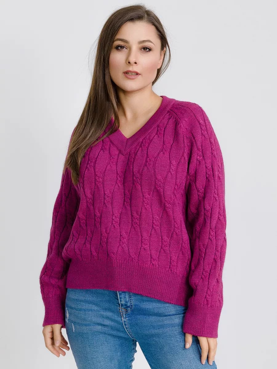 Пуловер вязаный с косами