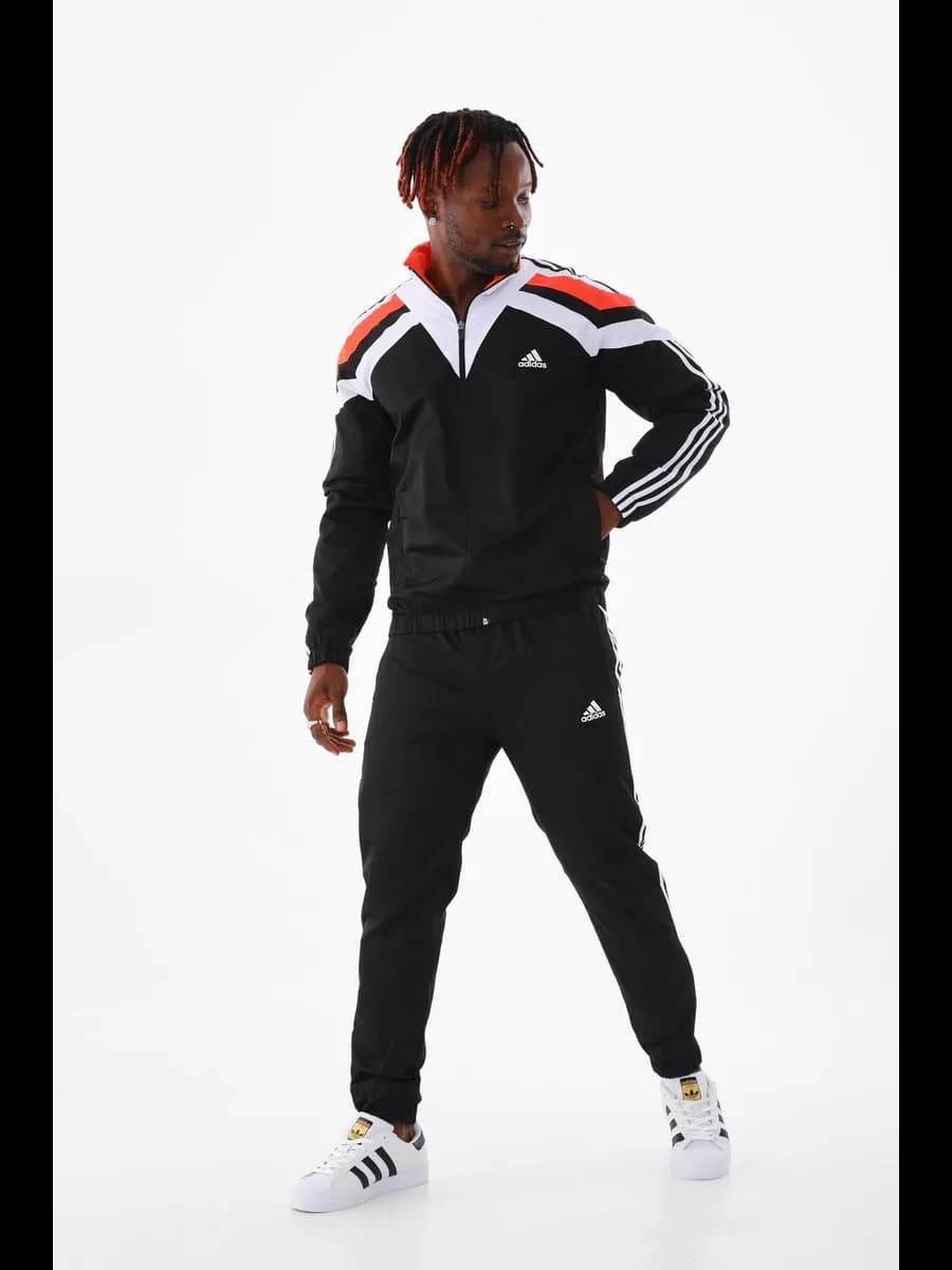 Спортивный костюм