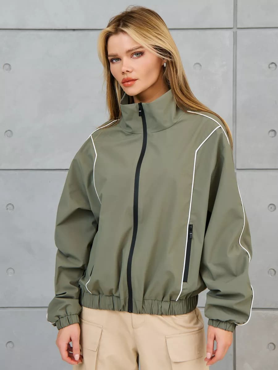 Спортивная ветровка без капюшона