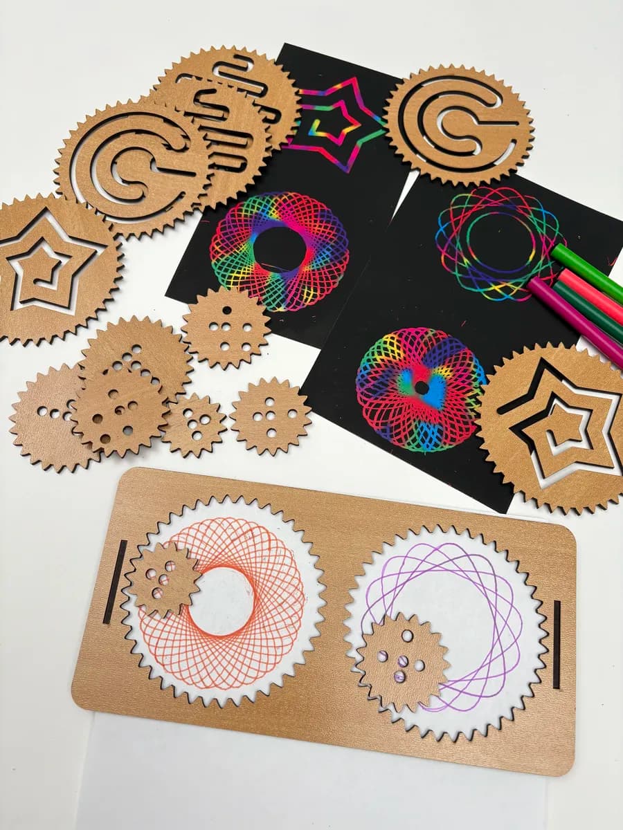 Развивающая игра спирограф