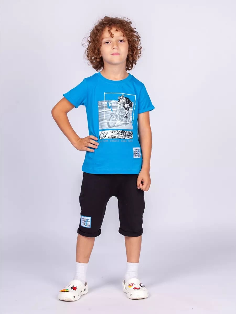 Комплект футболка с шортами для дома и детского сада