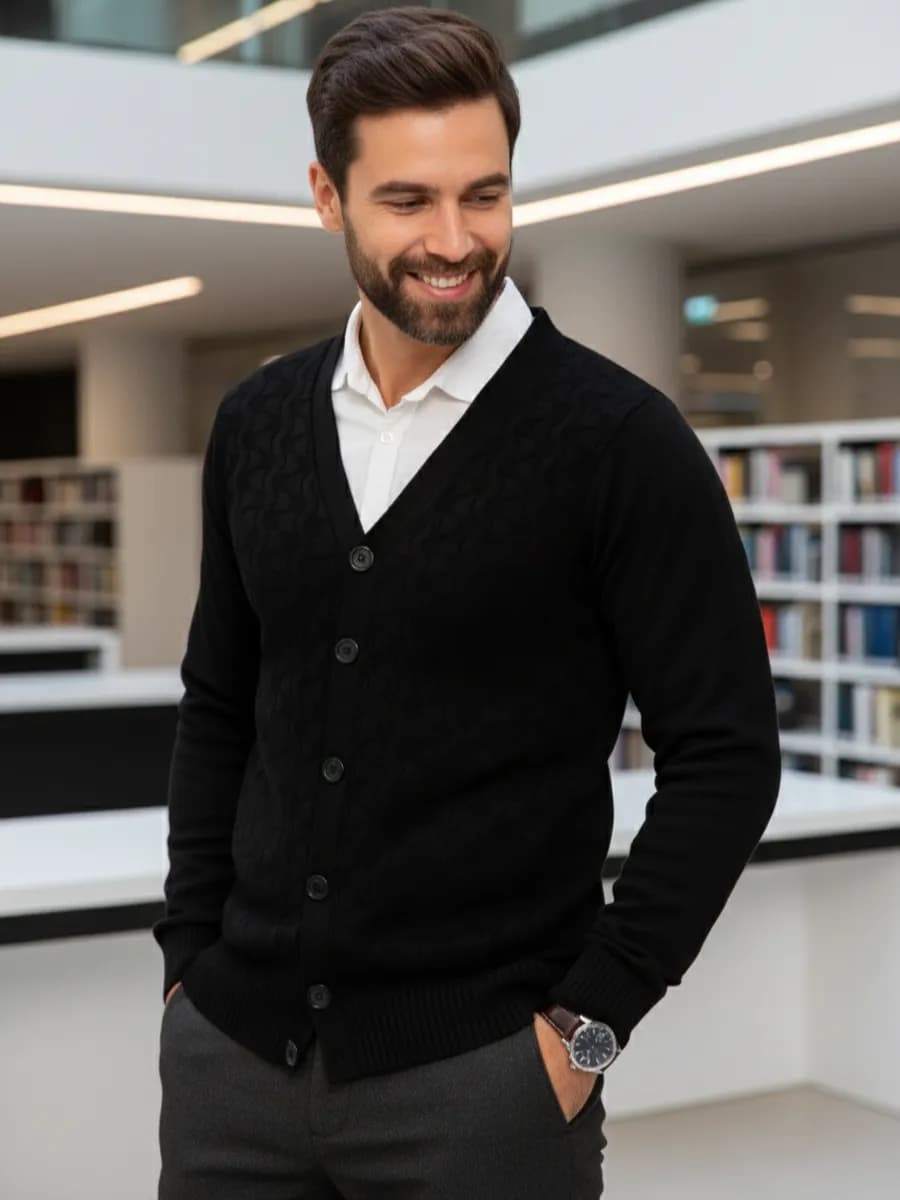 Кардиган на пуговицах вязаный шерстяной