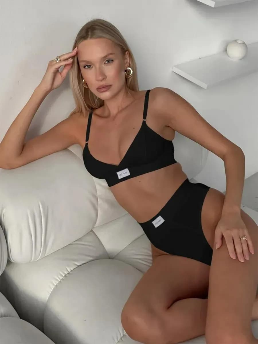 Нижнее белье спортивное комплект без косточек