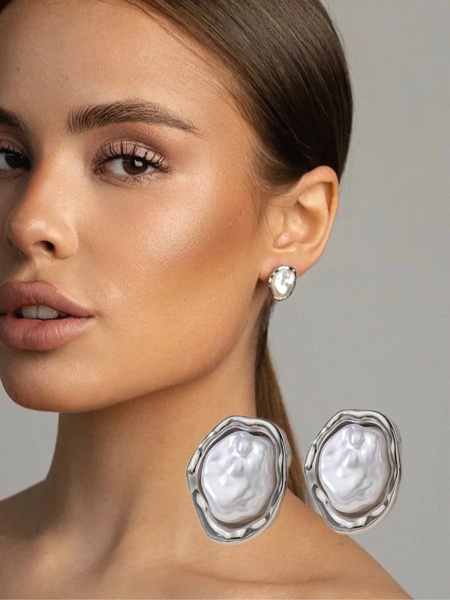 Серьги жемчужные серебристые бижутерия