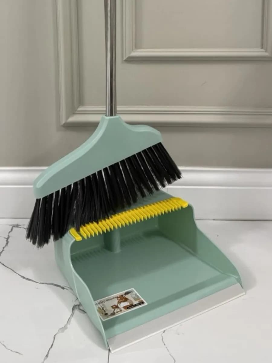 Веник с совком для уборки