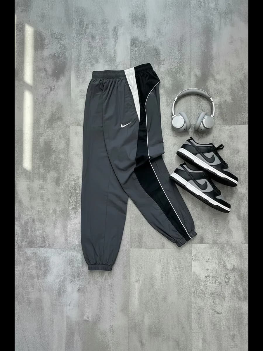 Спортивные брюки осенние из плащевки