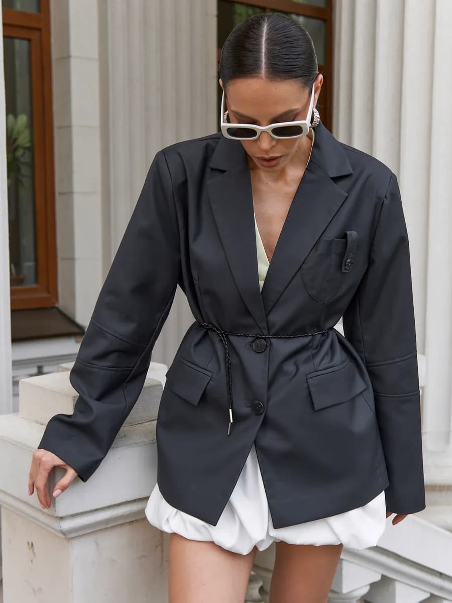 Удлиненный пиджак оверсайз с поясом