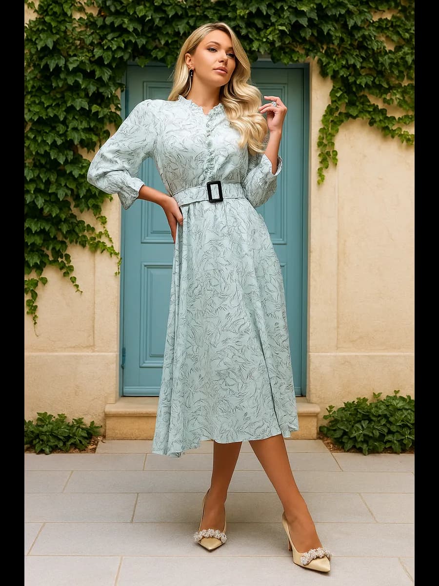 Платье праздничное с поясом