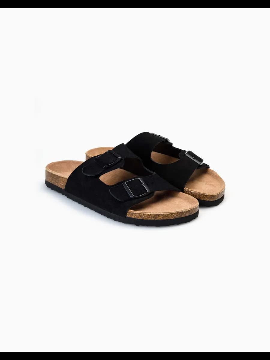 Чёрные сандалии из натуральной кожи с декоративной пряжкой