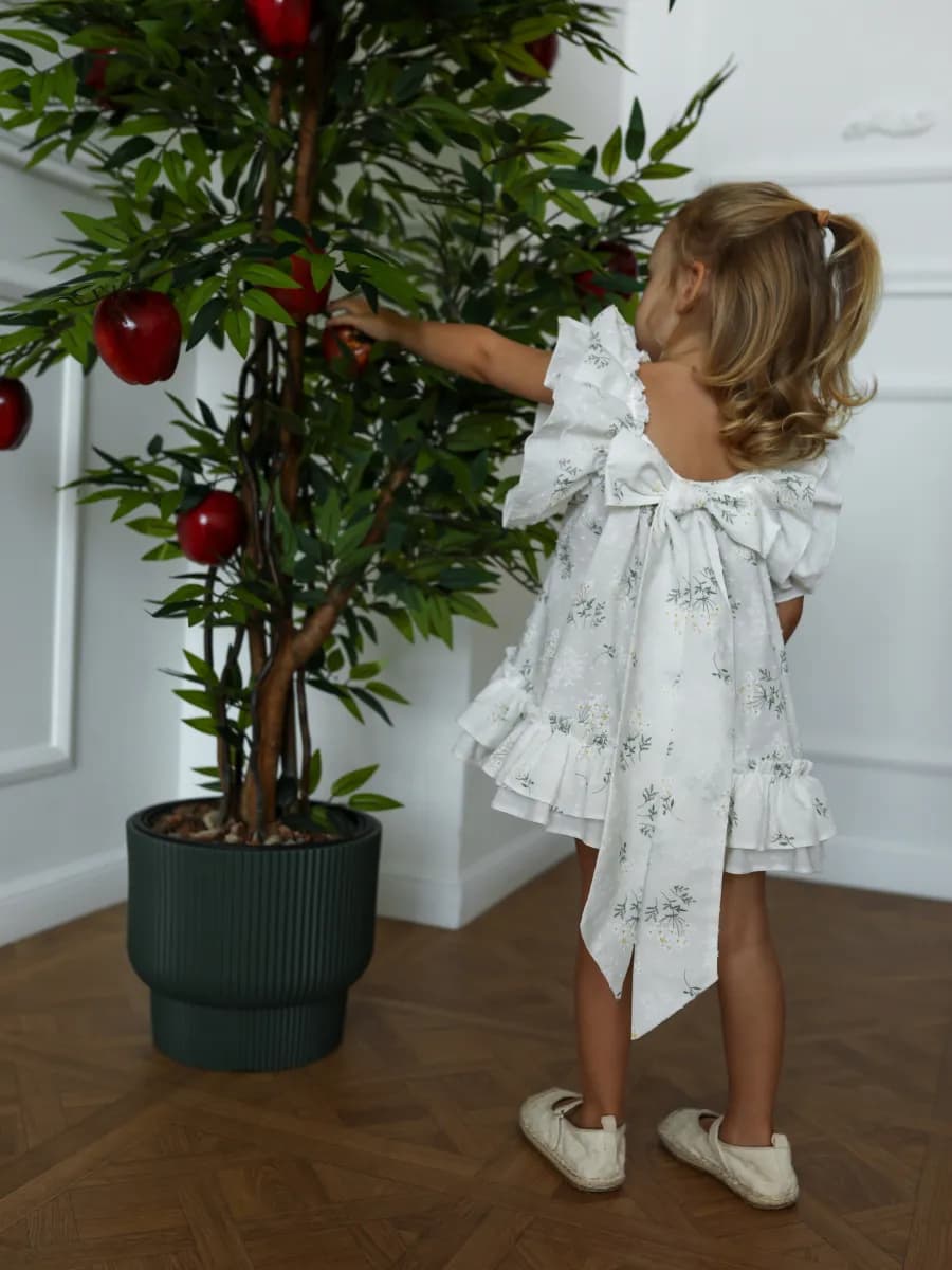 Платье нарядное летнее из батиста