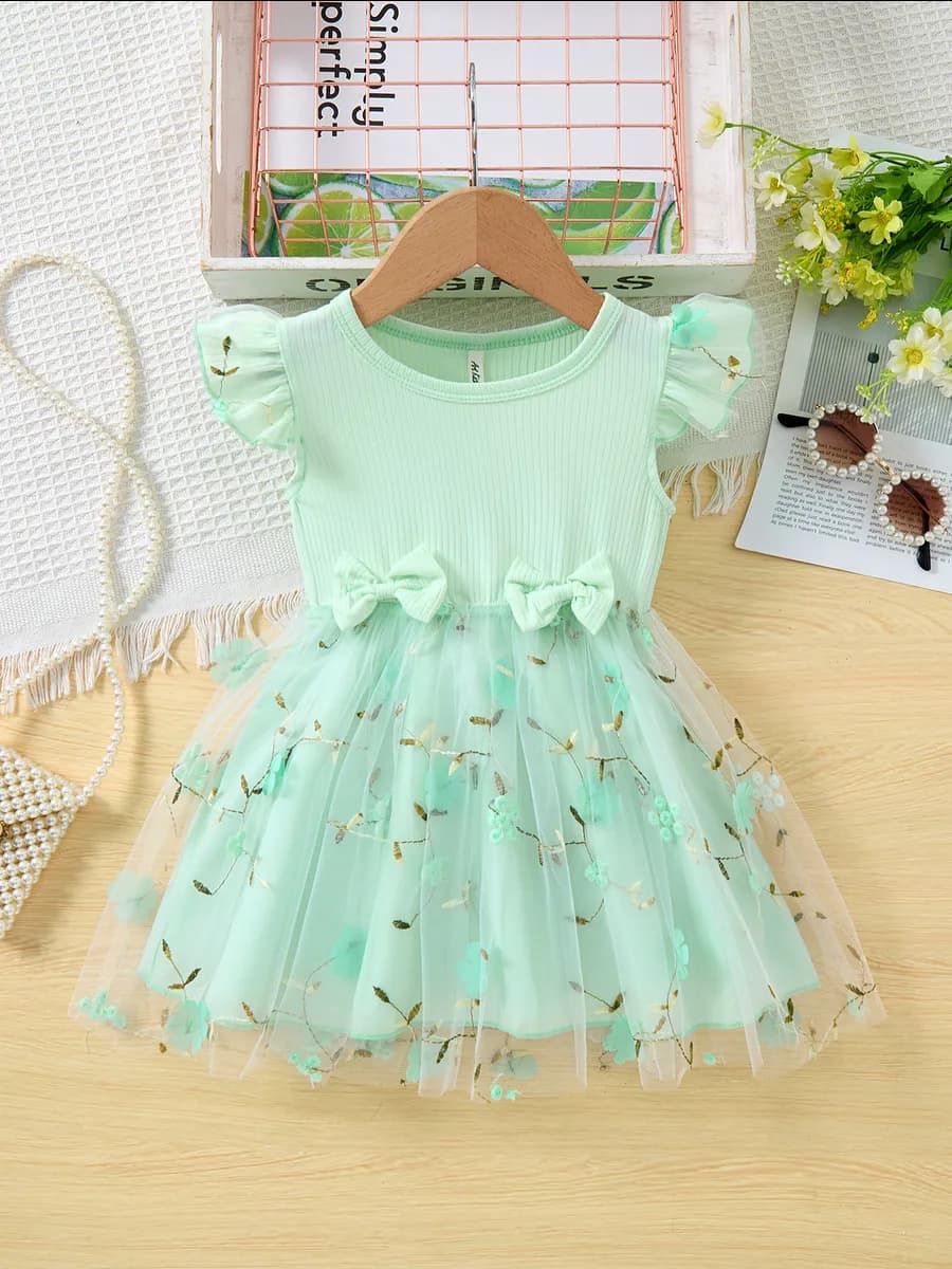 Платье нарядное праздничное на 8 марта