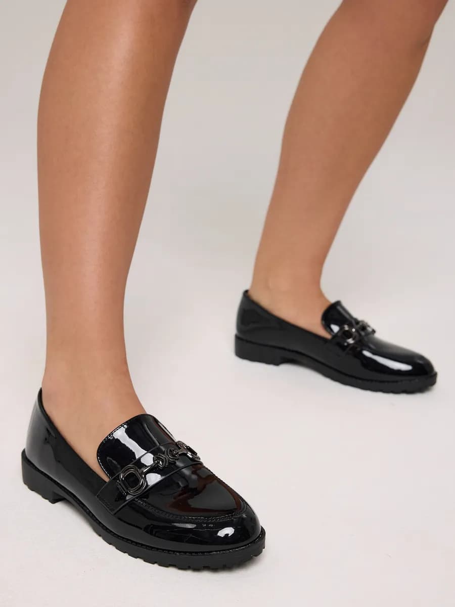 Туфли на низком каблучке демисезонные