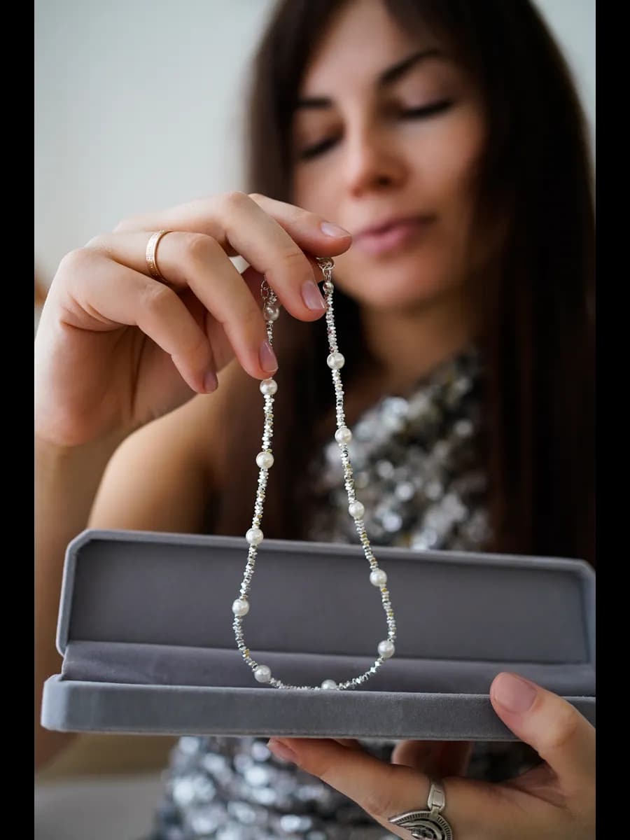 Чокер с жемчугом в подарочном футляре