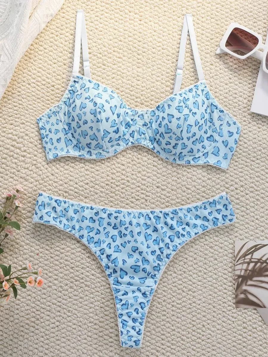 Нижнее белье комплект с сердечками