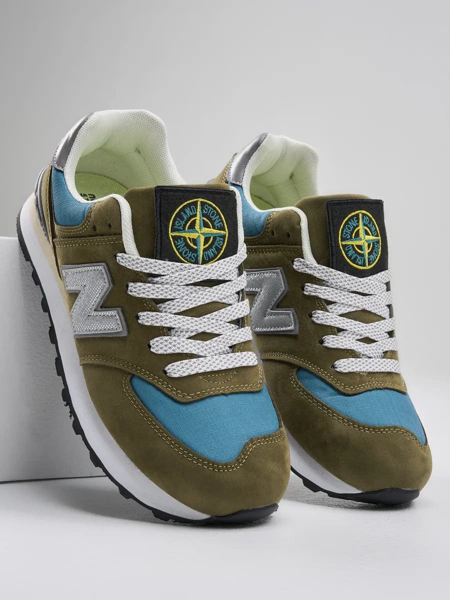 Кроссовки спортивные