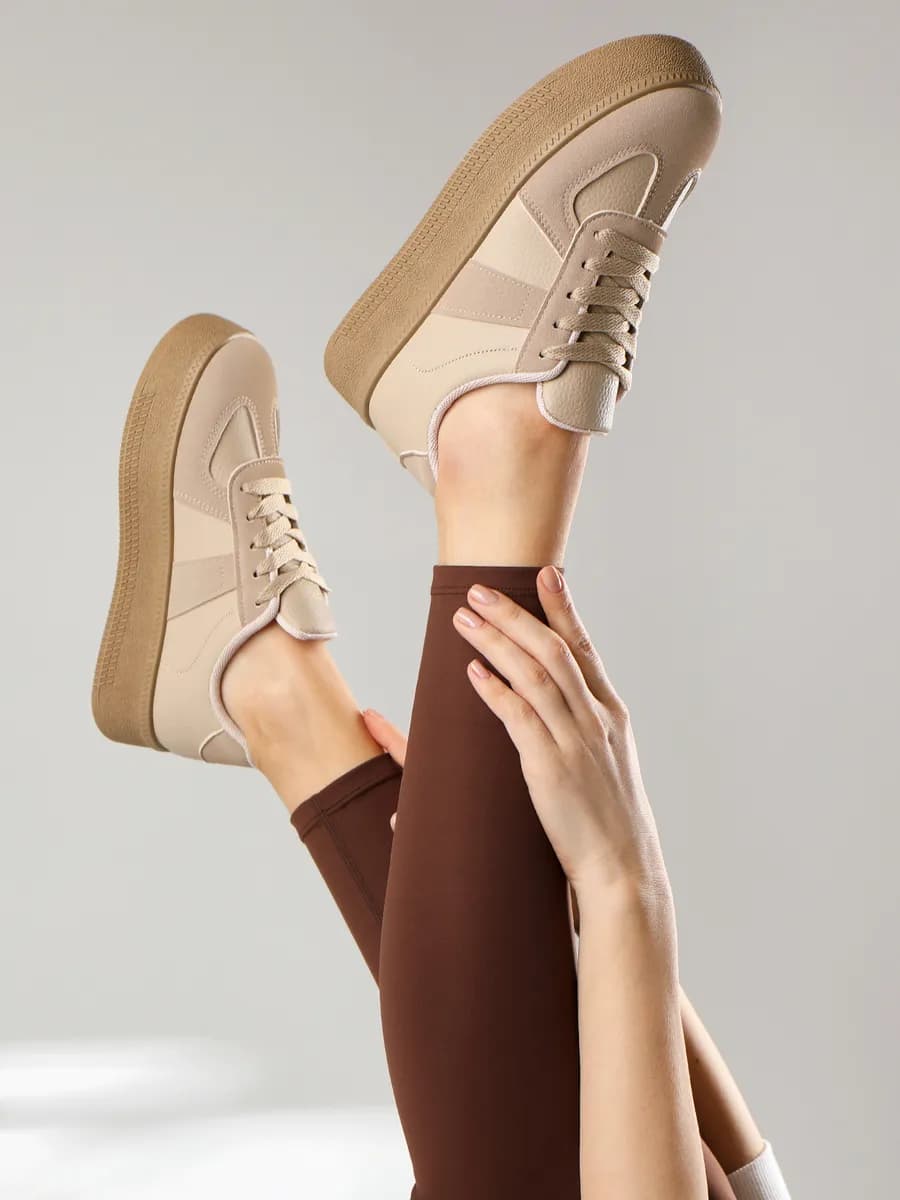 Кеды на высокой платформе бежевые