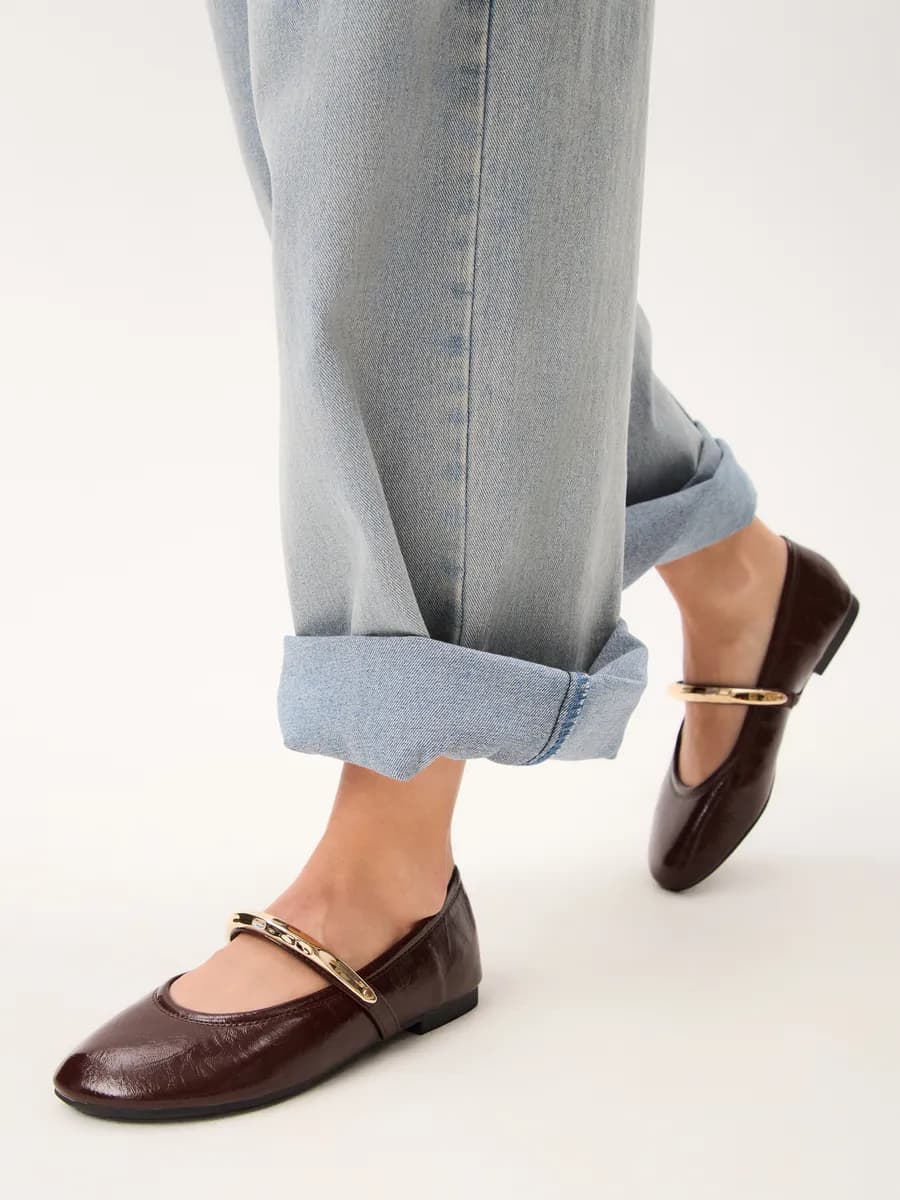 Балетки с металлическим ремешком