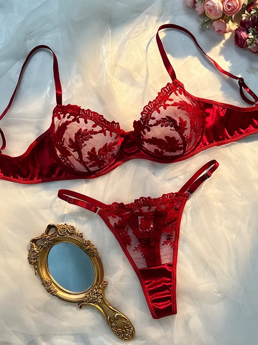 Комплект нижнего белья красивое кружевное