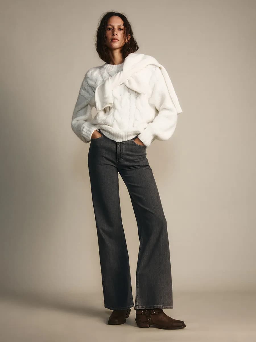 Джинсы клеш с высокой посадкой