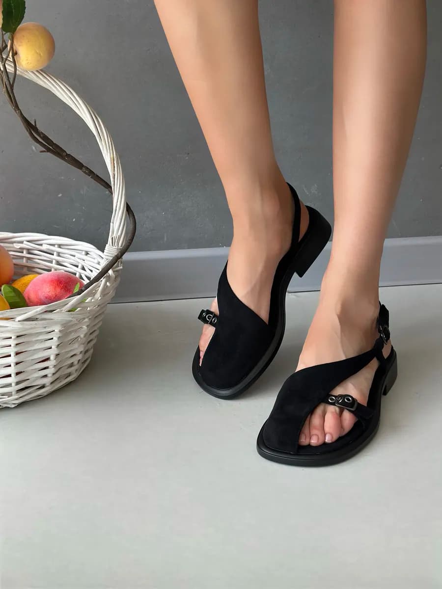 Сандалии летние с ремешками без каблука