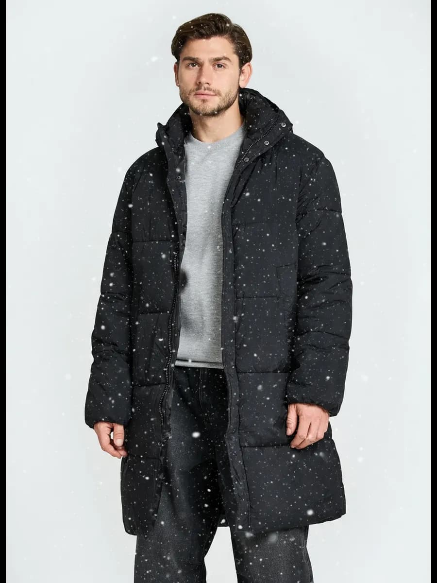 Удлиненная куртка стеганая с капюшоном