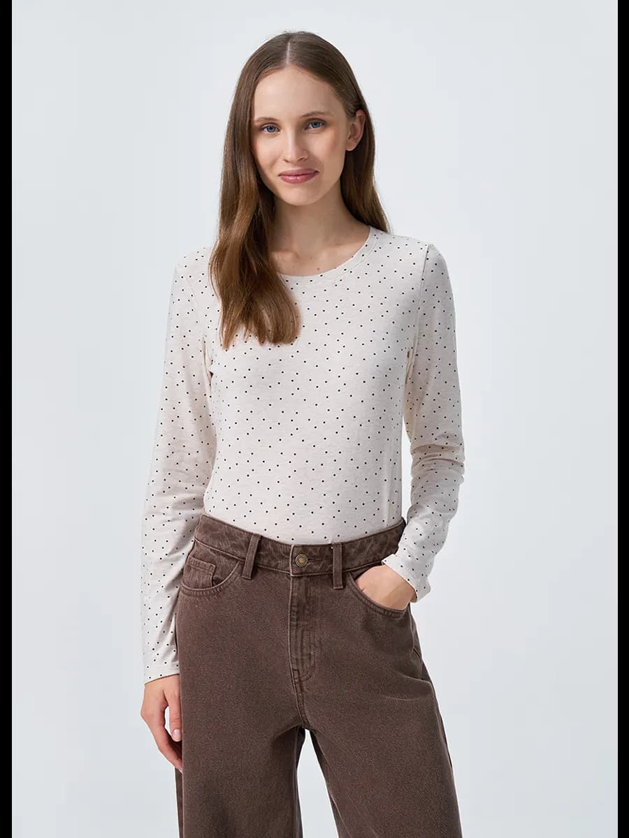 Лонгслив бежевый с принтом