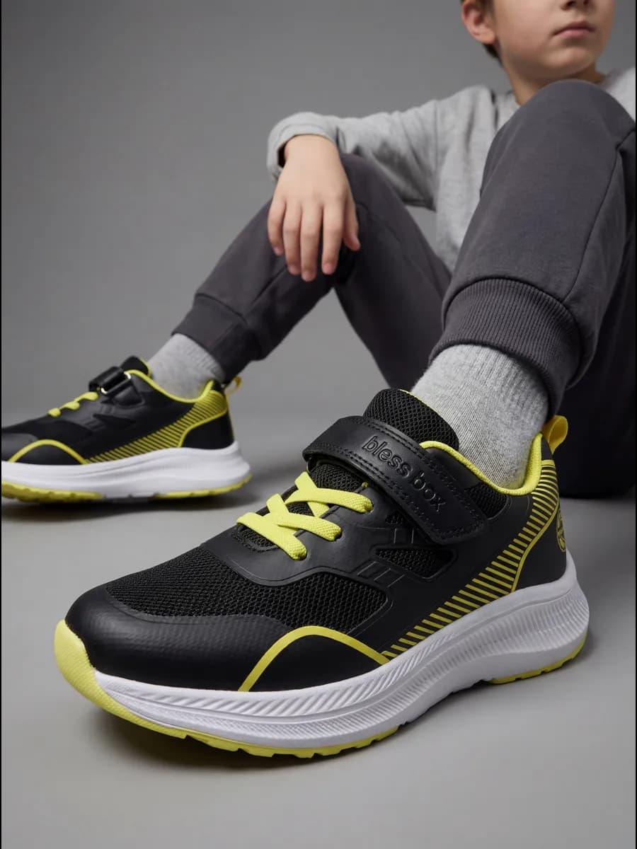 Кроссовки детские на физкультуру