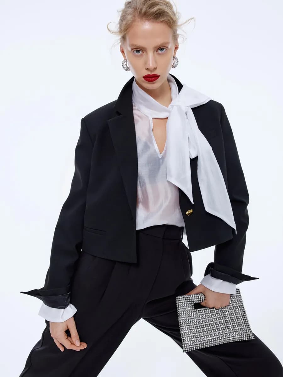 Однобортный женский укороченный жакет