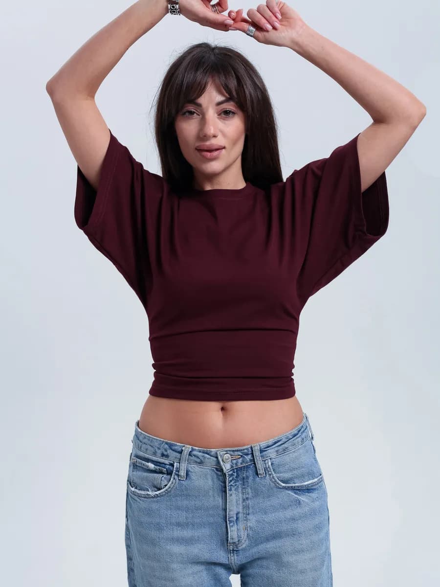 Облегающая футболка с широкими рукавами летучая мышь