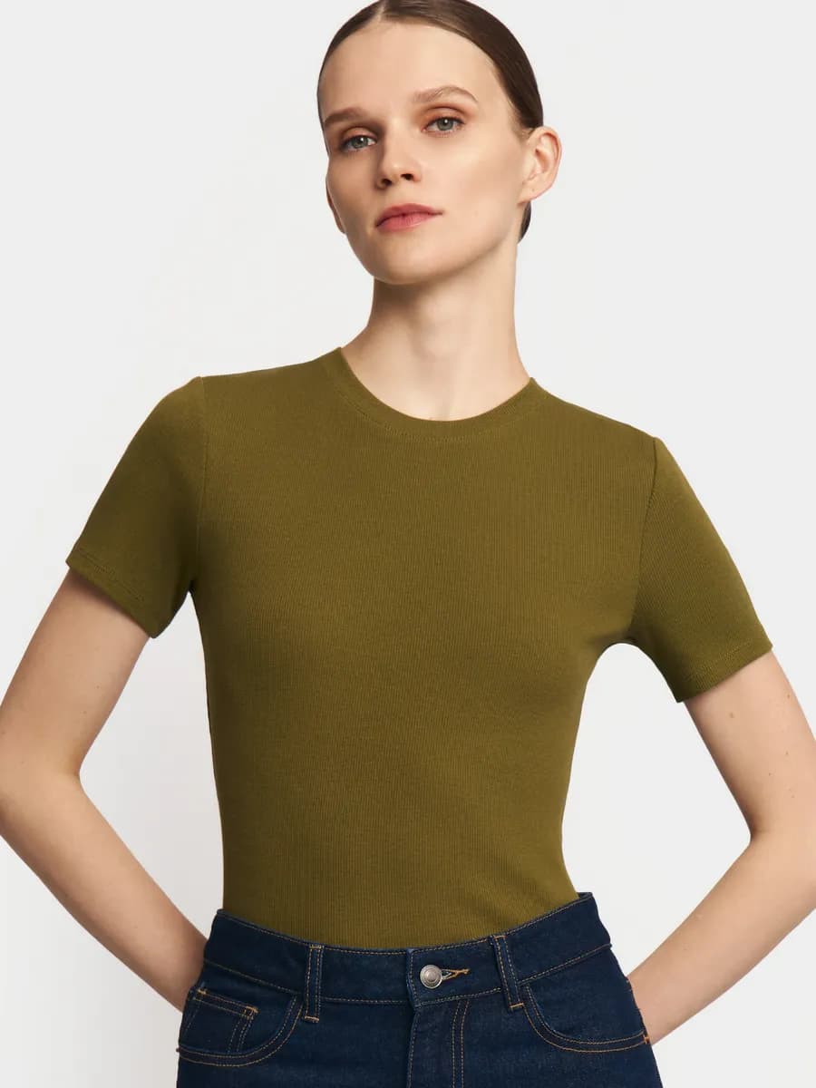 Женская футболка из хлопка однотонная