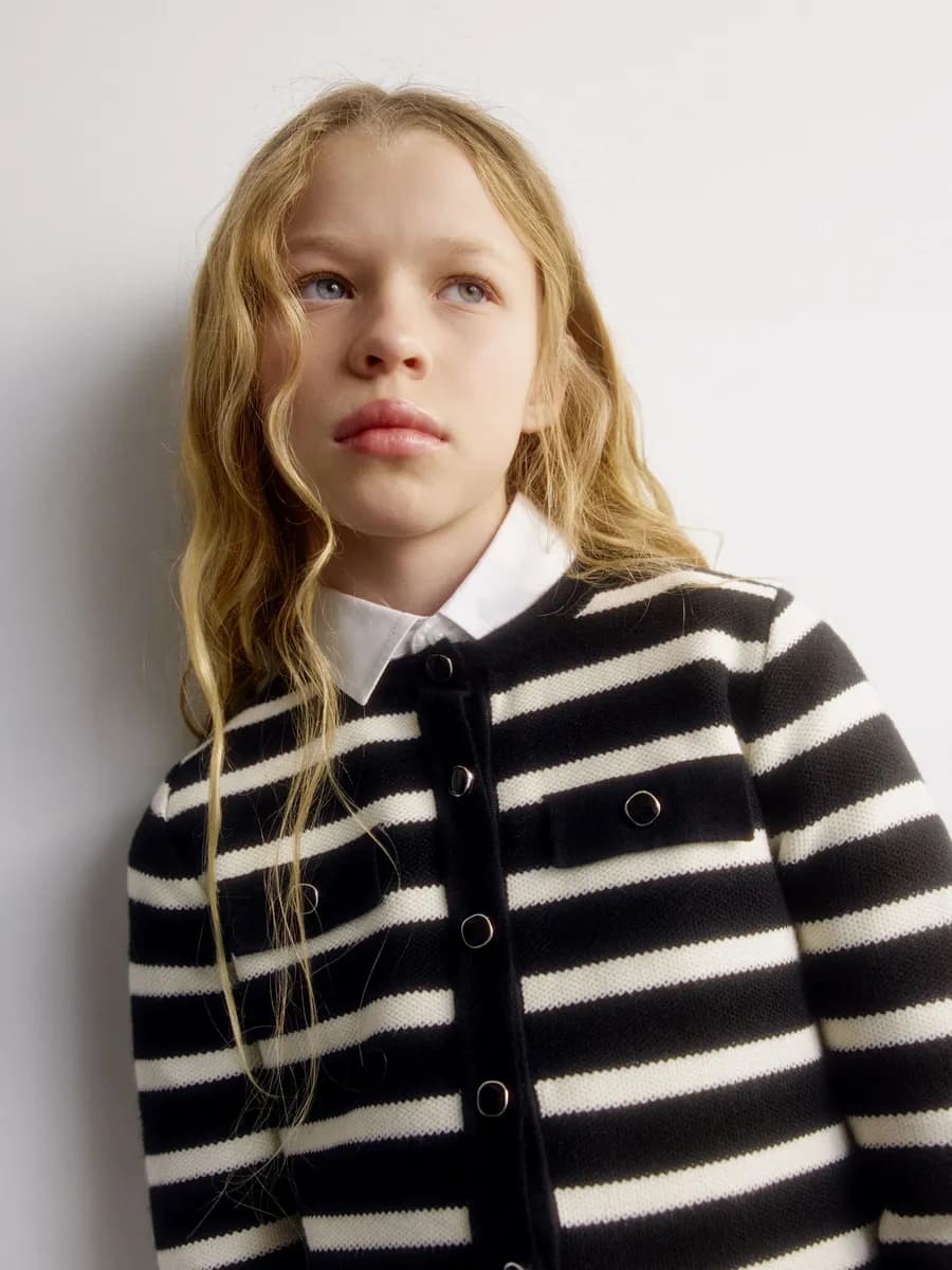 Вязаный кардиган в полоску