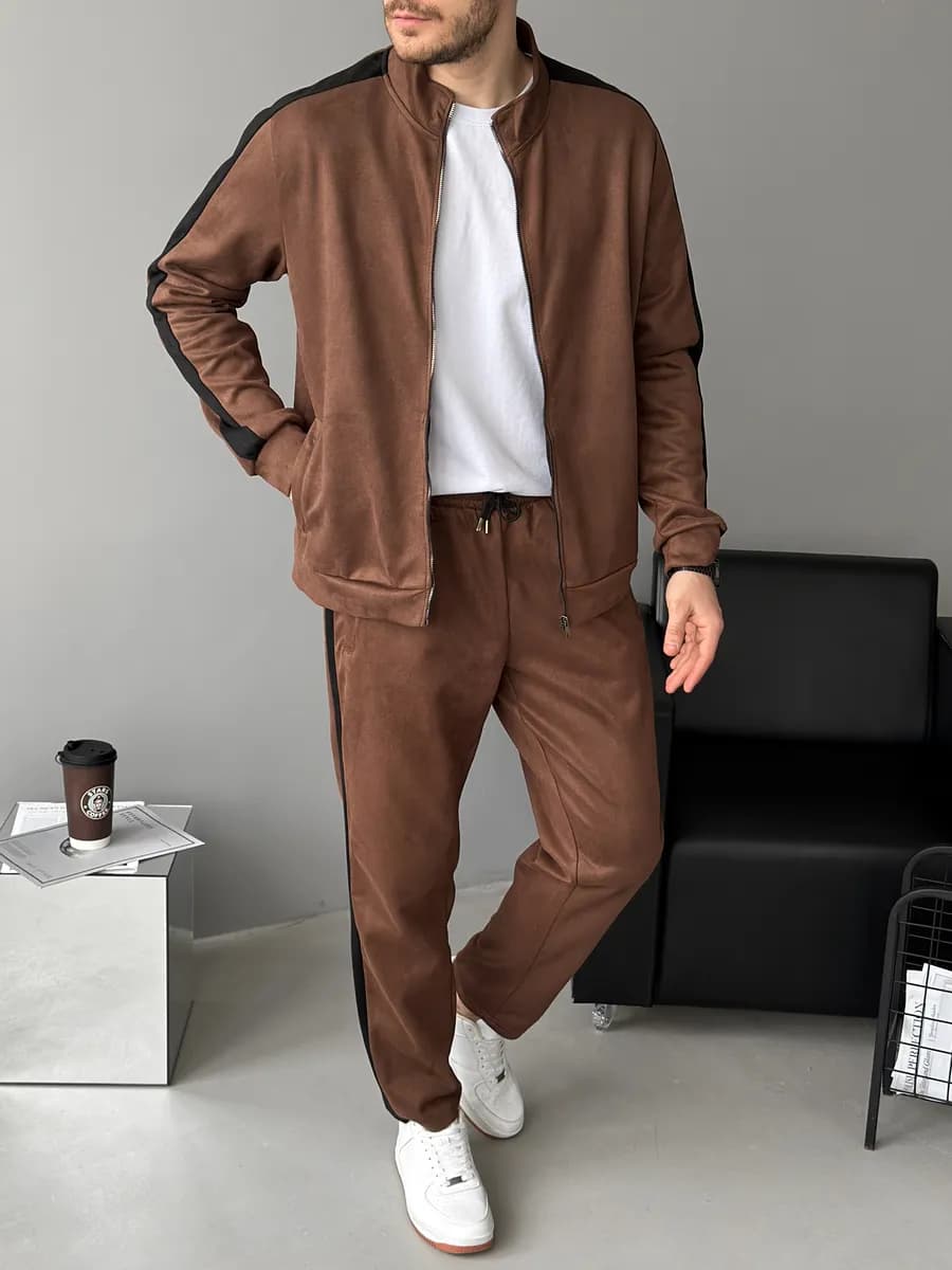 Спортивный костюм замшевый демисезонный