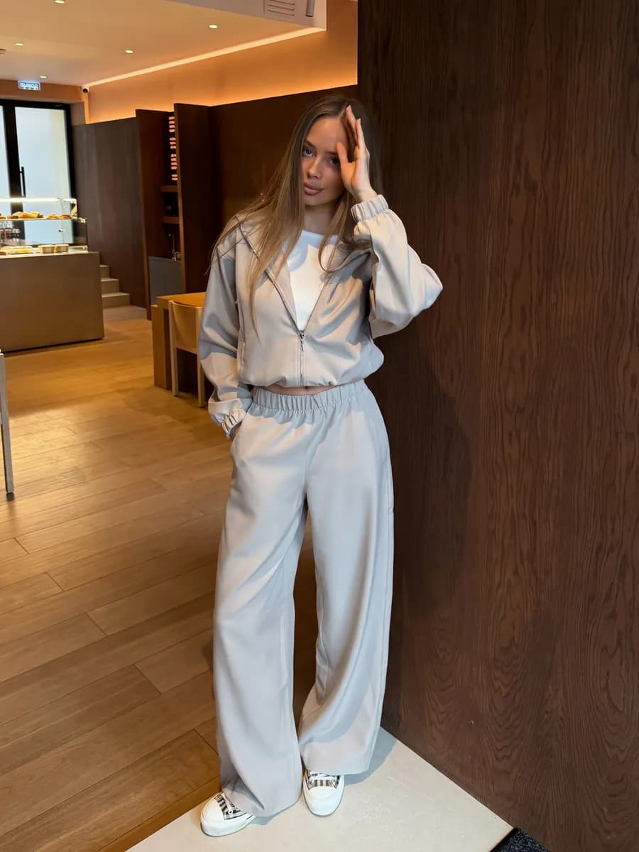 Костюм спортивный оверсайз на молнии с капюшоном