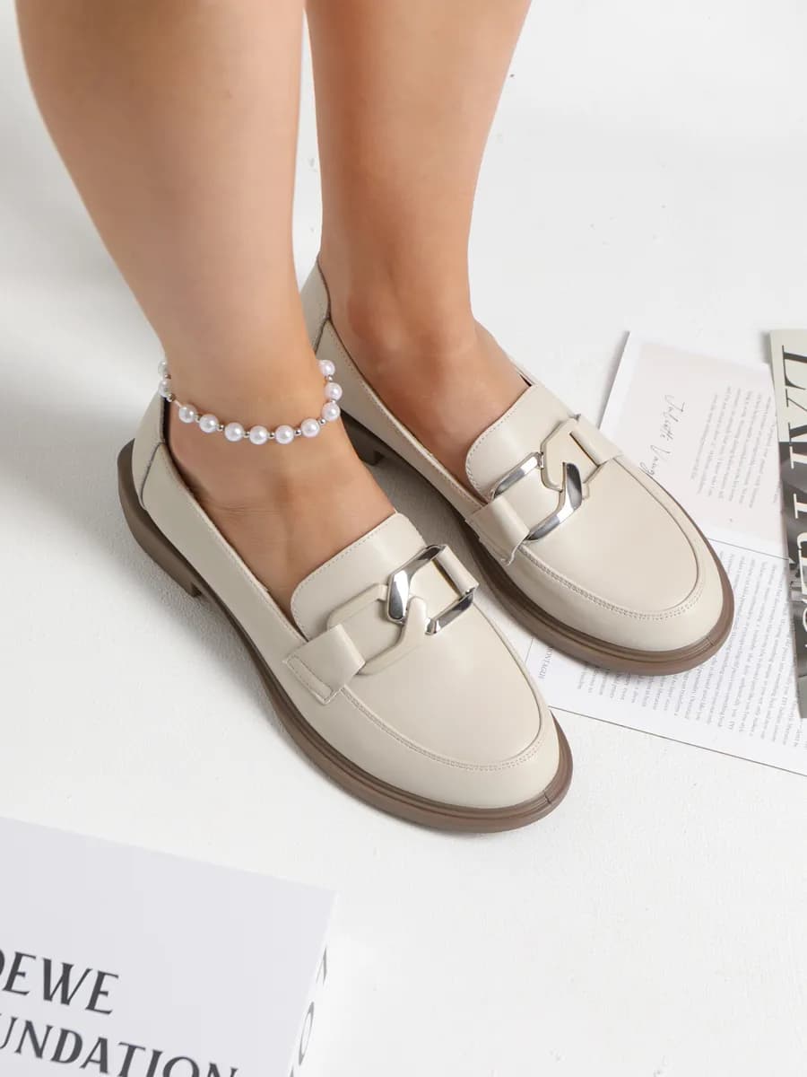 Лоферы натуральная кожа туфли светлые на низком каблуке